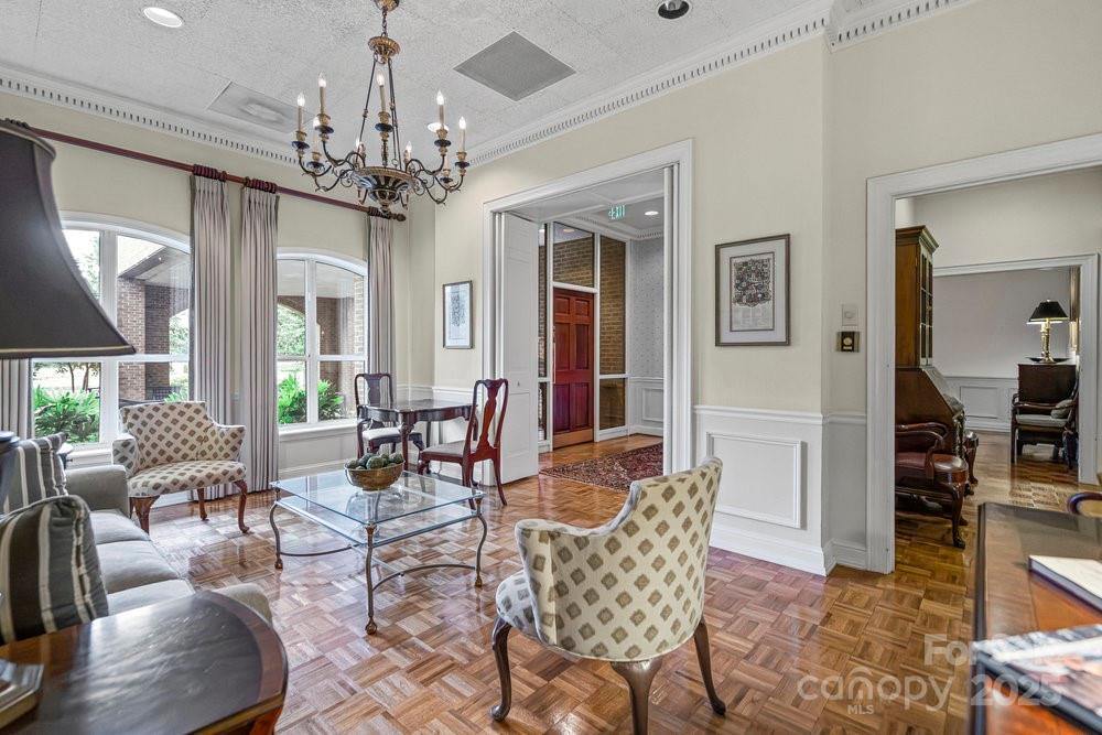 1530 Queens Road, Charlotte, NC 28207