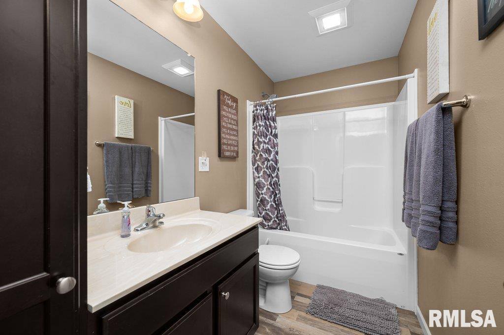 112 Sherwood Drive, Andover, IL 61233