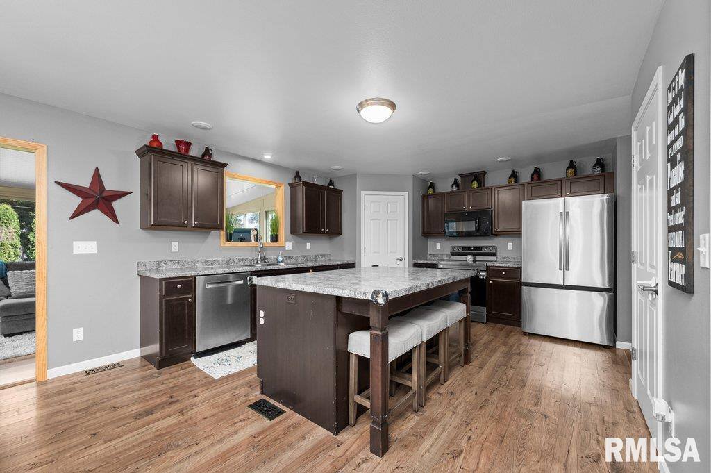 112 Sherwood Drive, Andover, IL 61233