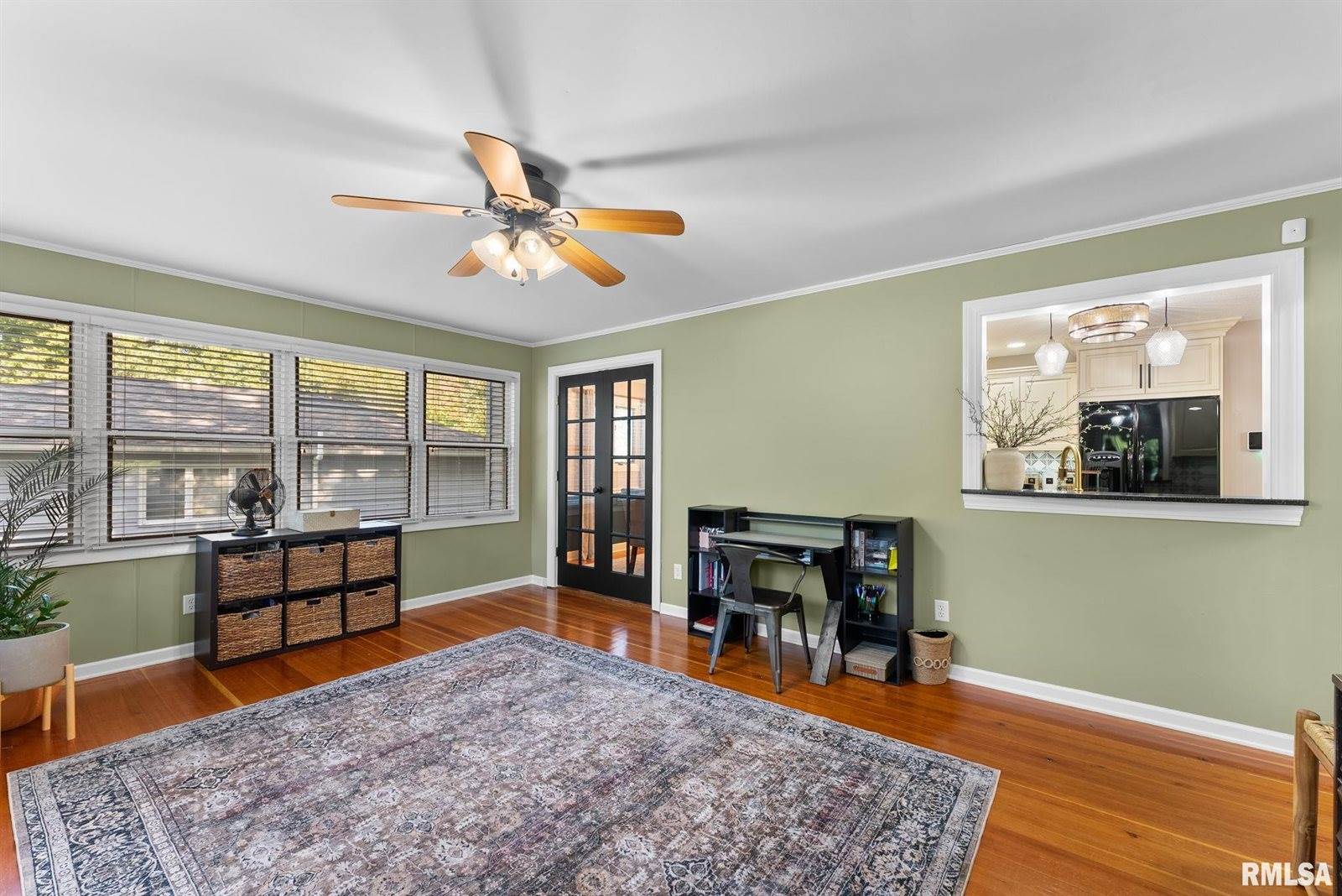 917 32ND Avenue Court, Moline, IL 61265