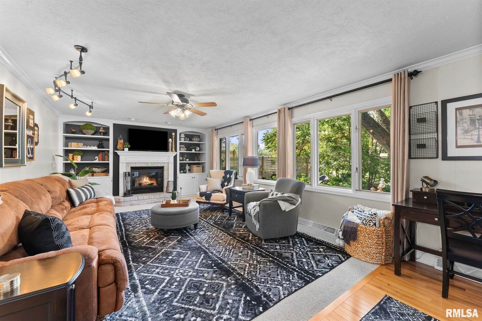 917 32ND Avenue Court, Moline, IL 61265