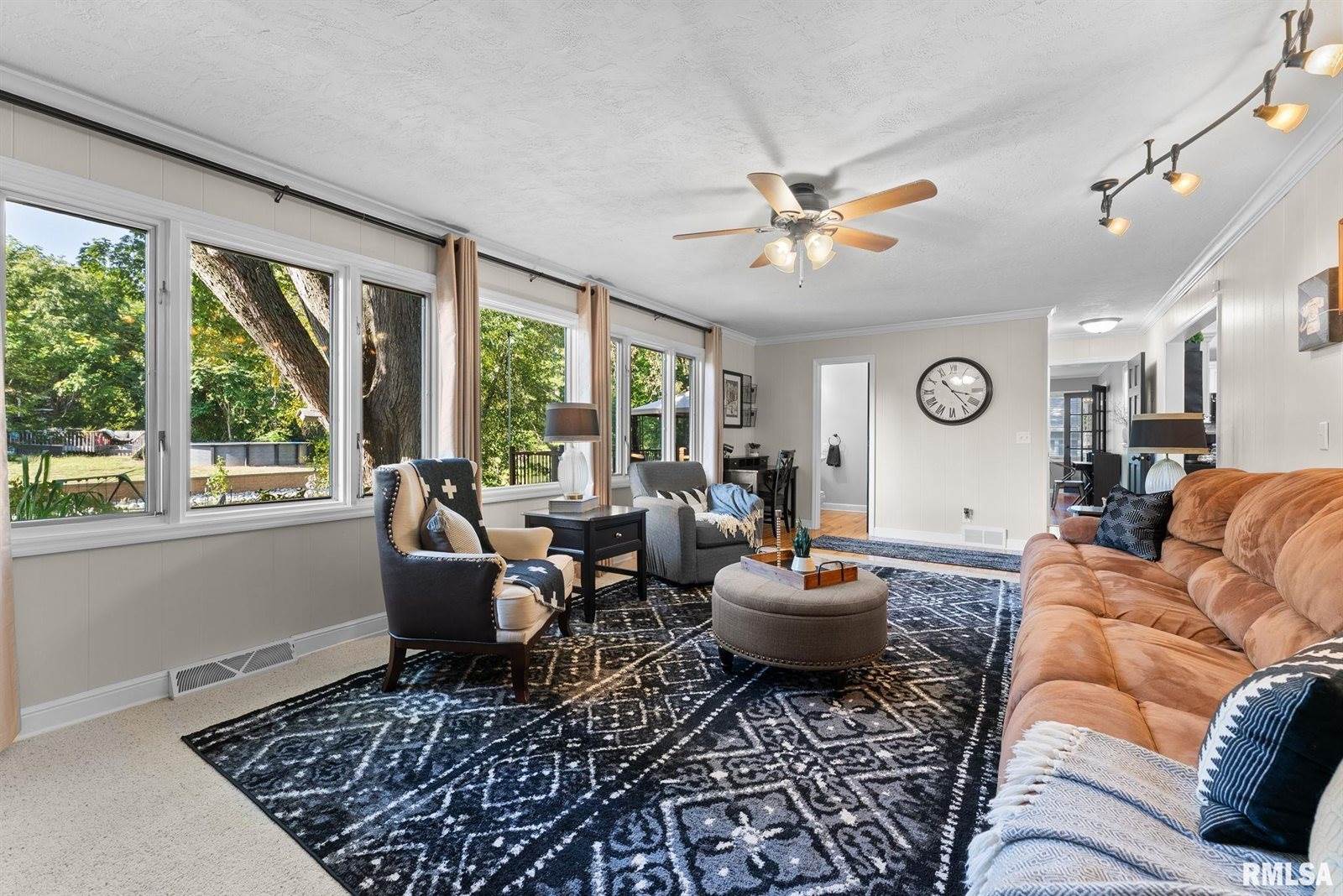 917 32ND Avenue Court, Moline, IL 61265