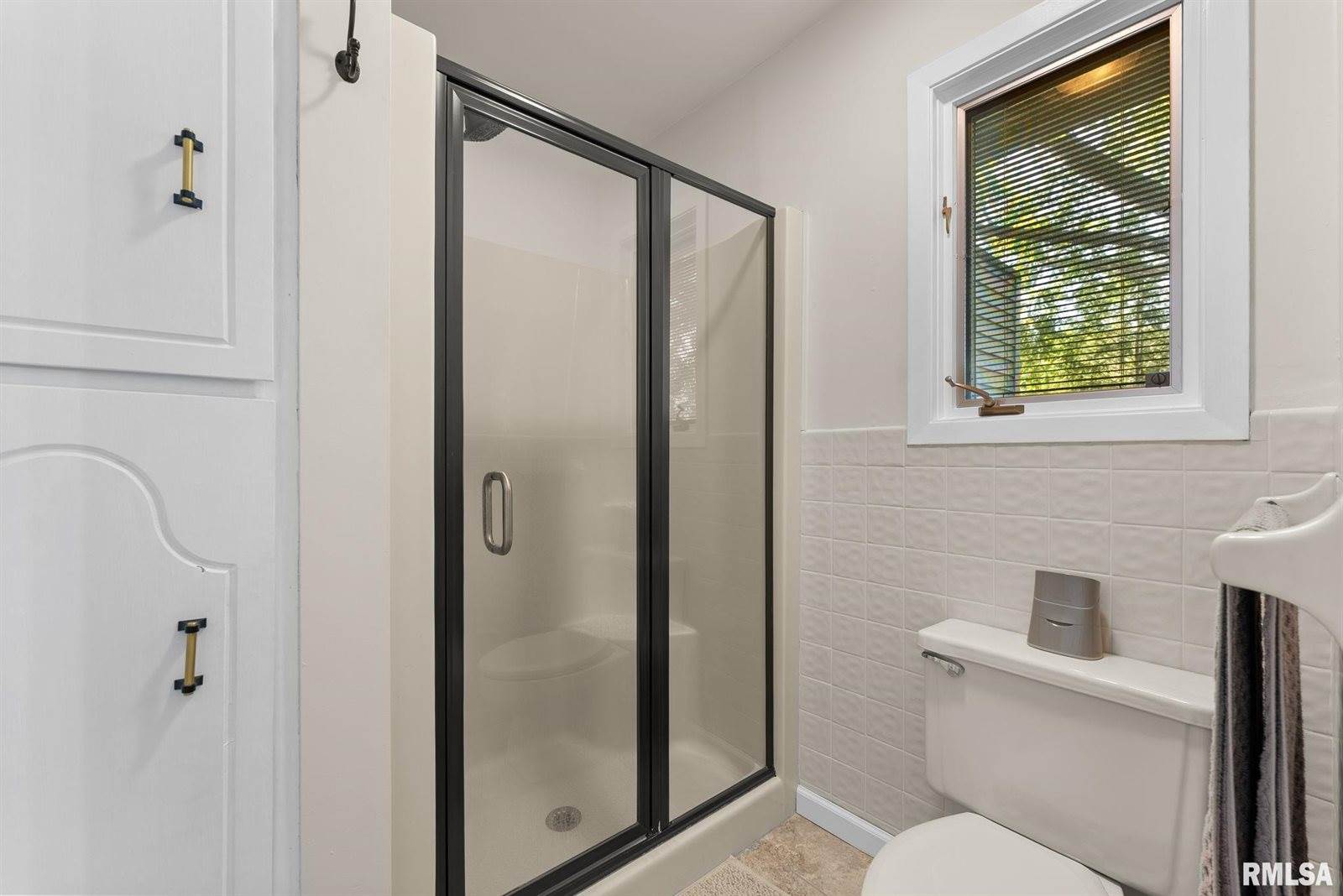 917 32ND Avenue Court, Moline, IL 61265