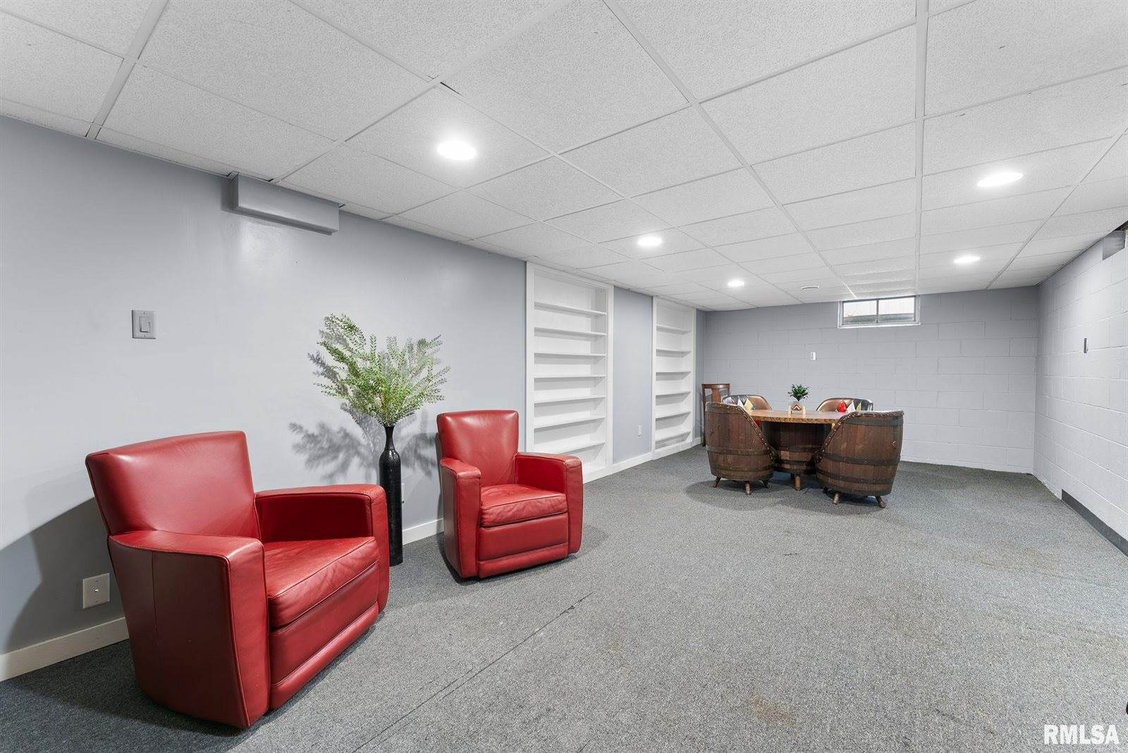 917 32ND Avenue Court, Moline, IL 61265