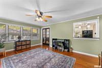 917 32ND Avenue Court, Moline, IL 61265