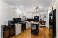 917 32ND Avenue Court, Moline, IL 61265