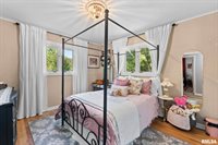 917 32ND Avenue Court, Moline, IL 61265