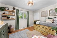 917 32ND Avenue Court, Moline, IL 61265