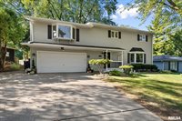 917 32ND Avenue Court, Moline, IL 61265