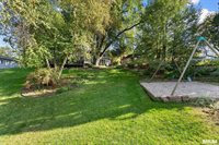 917 32ND Avenue Court, Moline, IL 61265