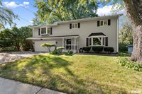 917 32ND Avenue Court, Moline, IL 61265