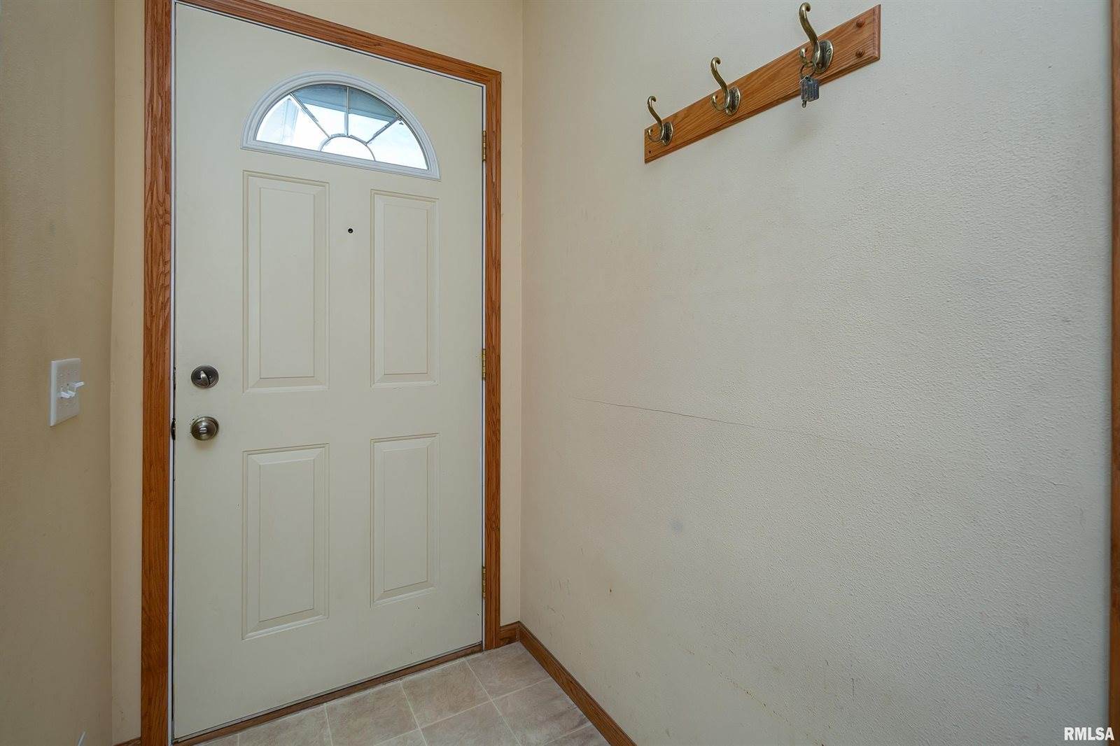 1927 West 55TH Street, Davenport, IA 52806