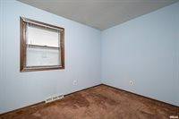 1927 West 55TH Street, Davenport, IA 52806