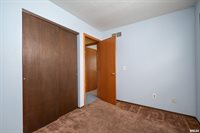 1927 West 55TH Street, Davenport, IA 52806