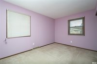 1927 West 55TH Street, Davenport, IA 52806