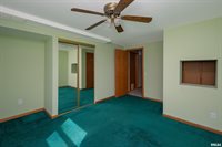 1927 West 55TH Street, Davenport, IA 52806