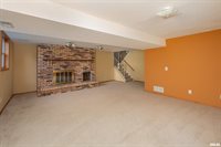 1927 West 55TH Street, Davenport, IA 52806