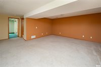 1927 West 55TH Street, Davenport, IA 52806