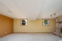 1927 West 55TH Street, Davenport, IA 52806