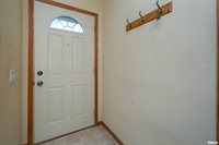 1927 West 55TH Street, Davenport, IA 52806