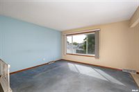 1927 West 55TH Street, Davenport, IA 52806