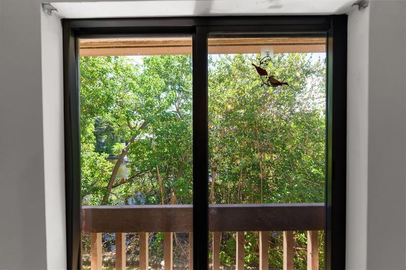 2918 NE 8th Ter 204, Wilton Manors, FL 33334