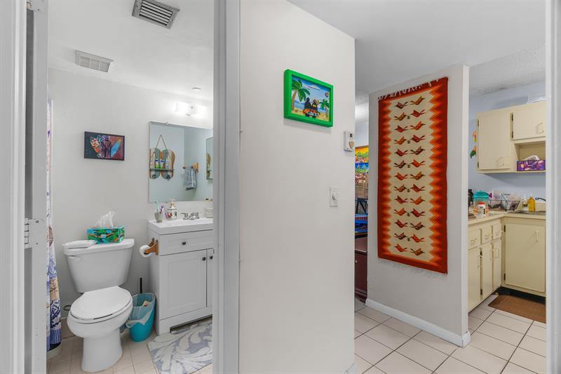 2918 NE 8th Ter 204, Wilton Manors, FL 33334