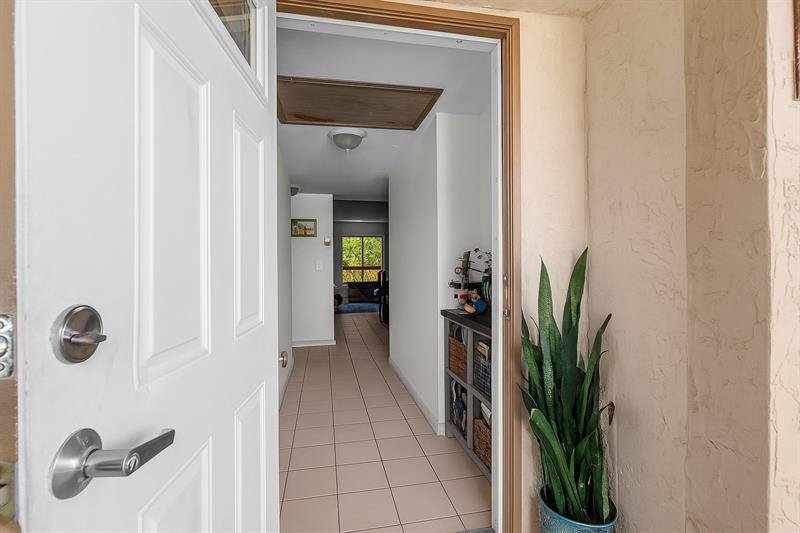 2918 NE 8th Ter 204, Wilton Manors, FL 33334