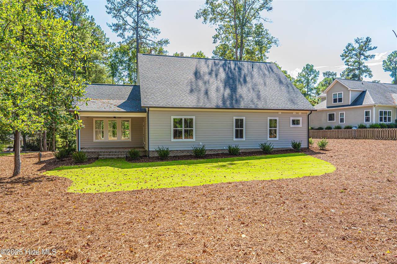 216 Lakeview Drive, Moore County, NC 28327