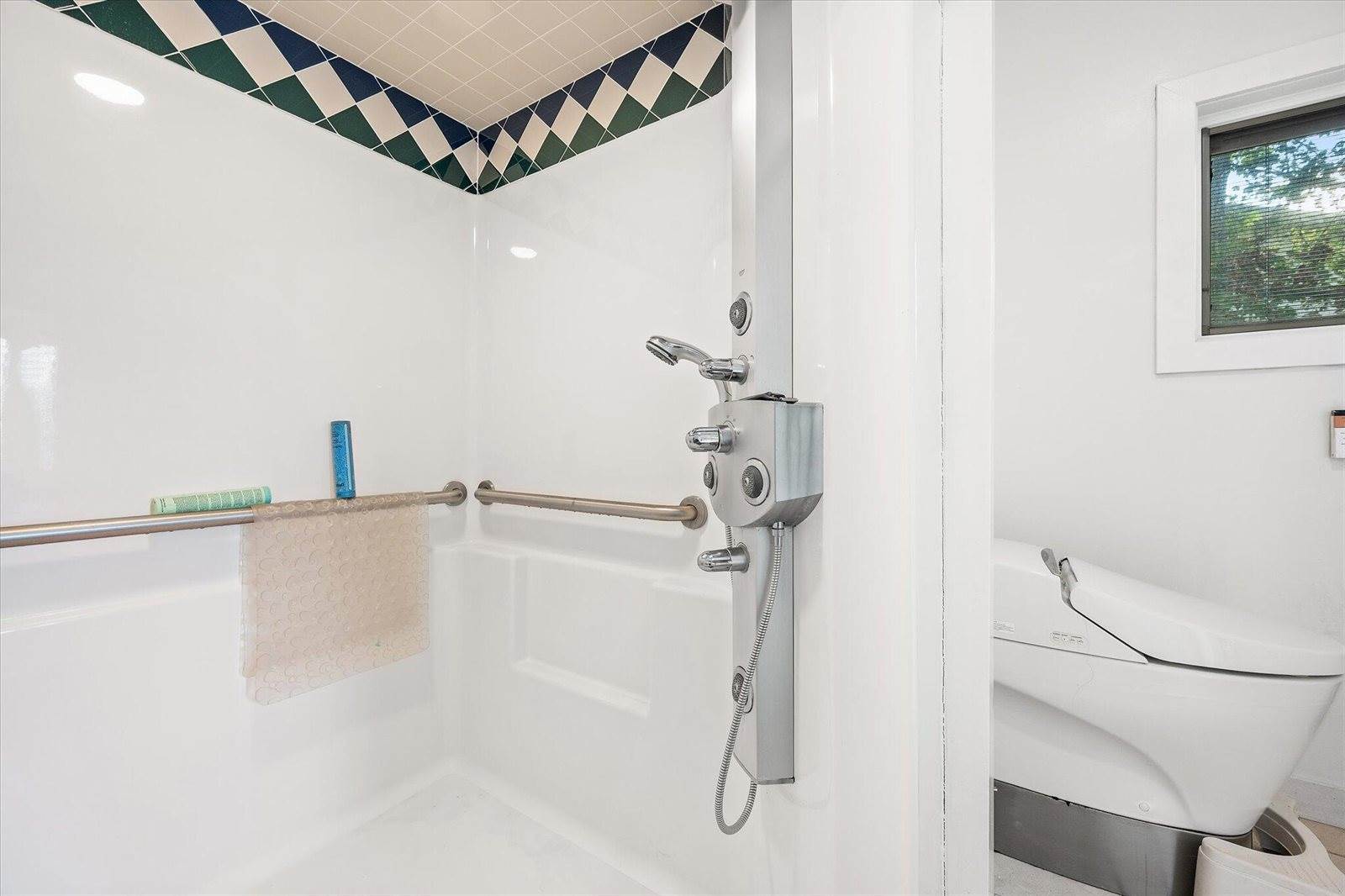 224 Parkway South, Brewer, ME 04412