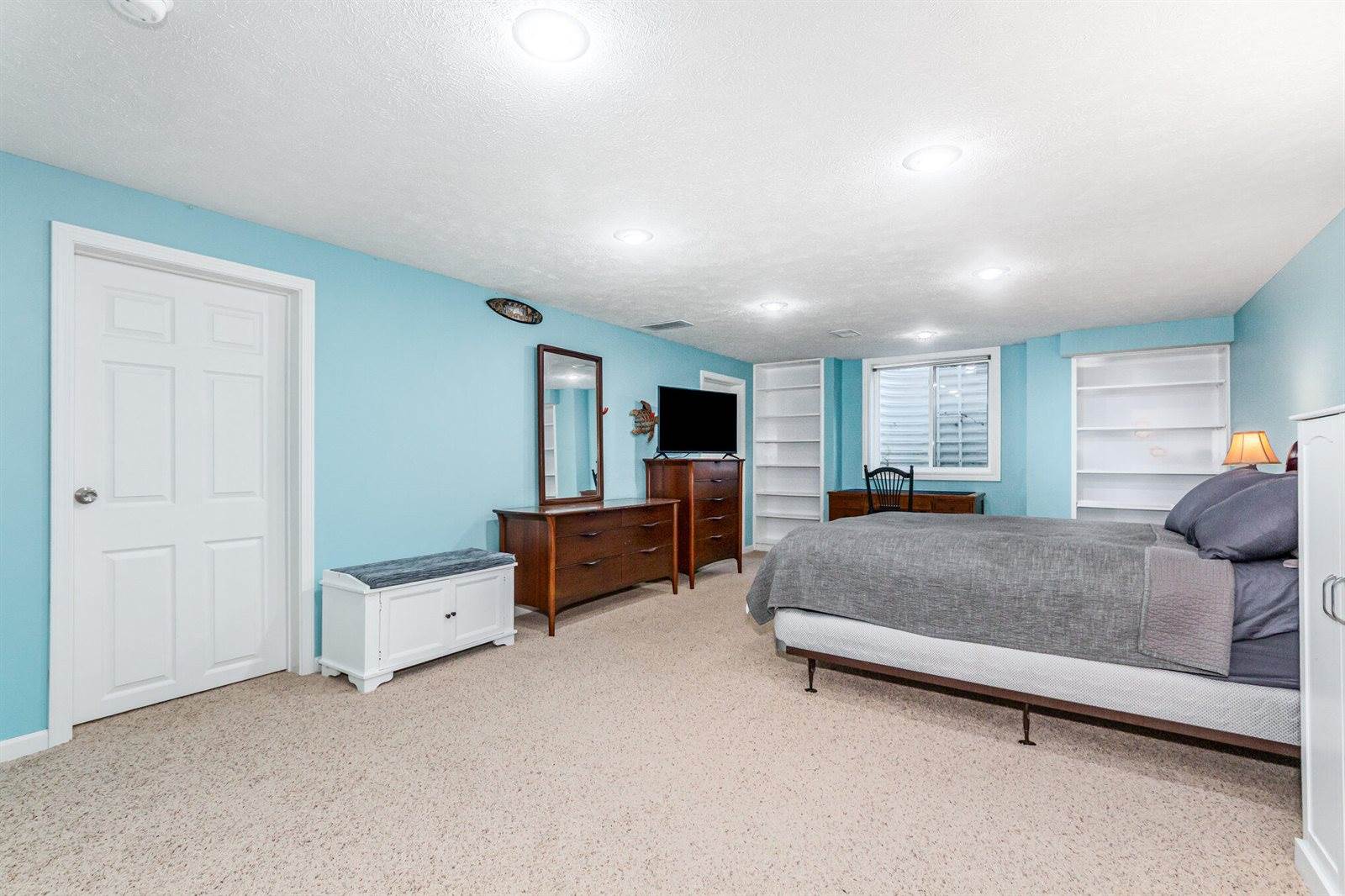 8163 Greenridge Drive, Jenison, MI 49428