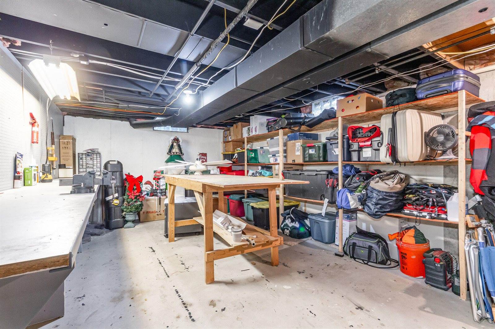 8163 Greenridge Drive, Jenison, MI 49428