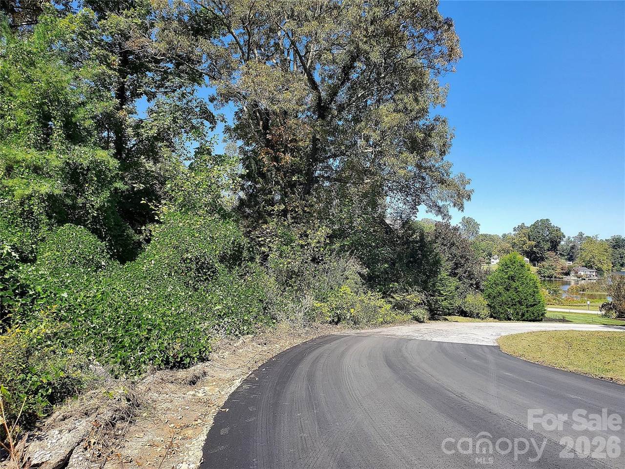 62 Oscelake Way, Hendersonville, NC 28739