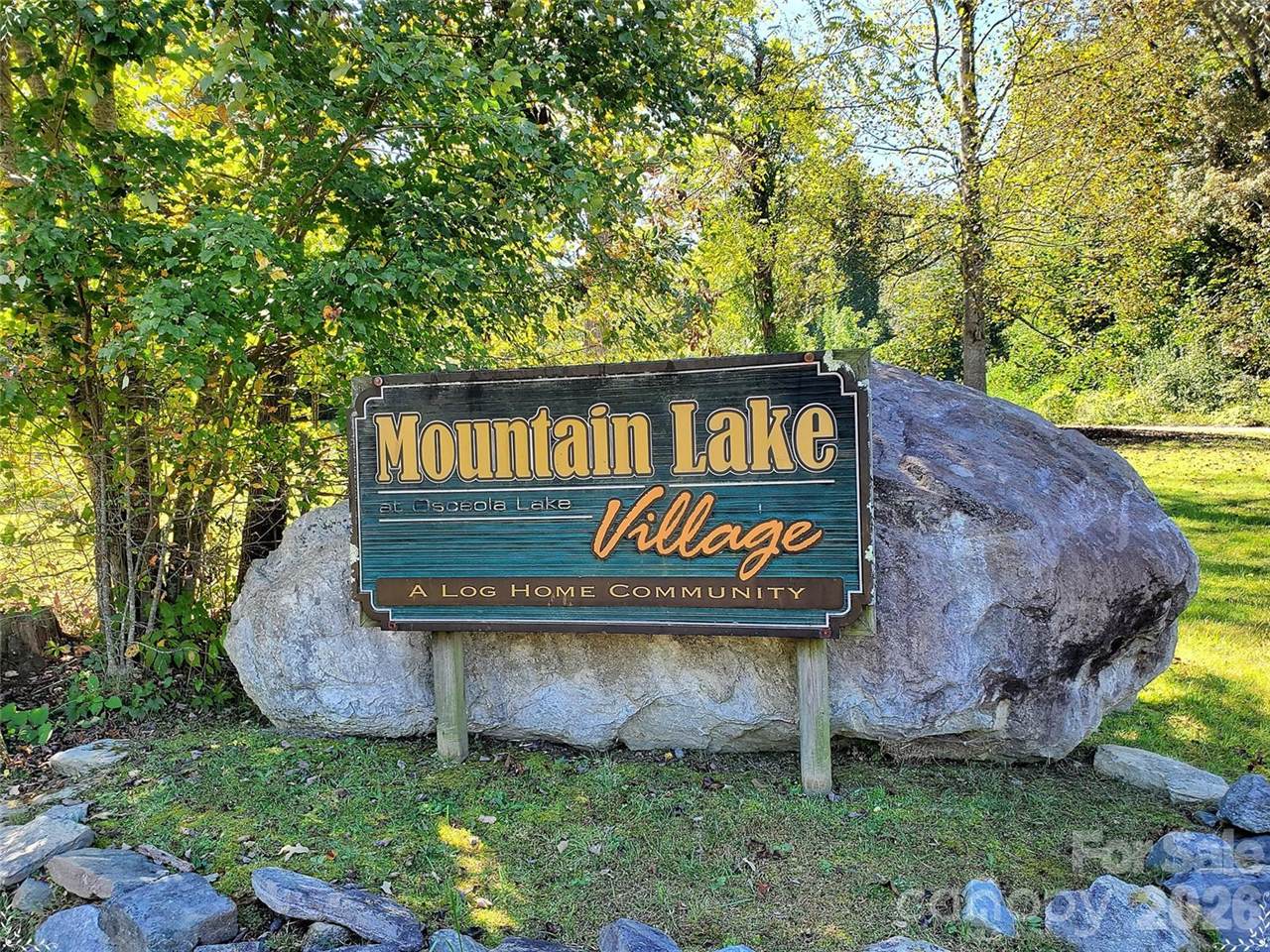 62 Oscelake Way, Hendersonville, NC 28739