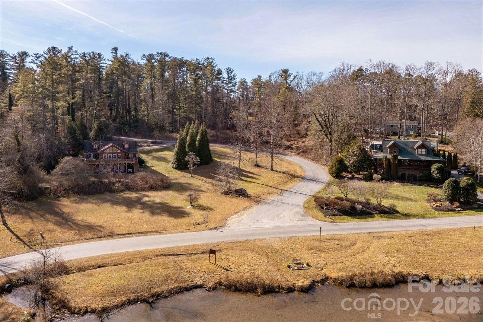 62 Oscelake Way, Hendersonville, NC 28739