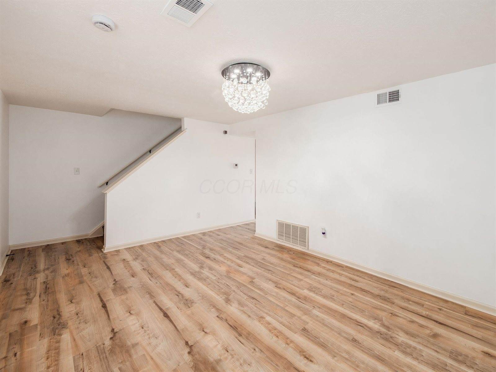 904 Kyle Avenue, Columbus, OH 43207