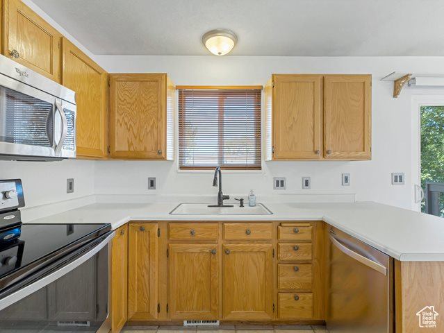 4972 West Wake Robin Dr South, West Jordan, UT 84081