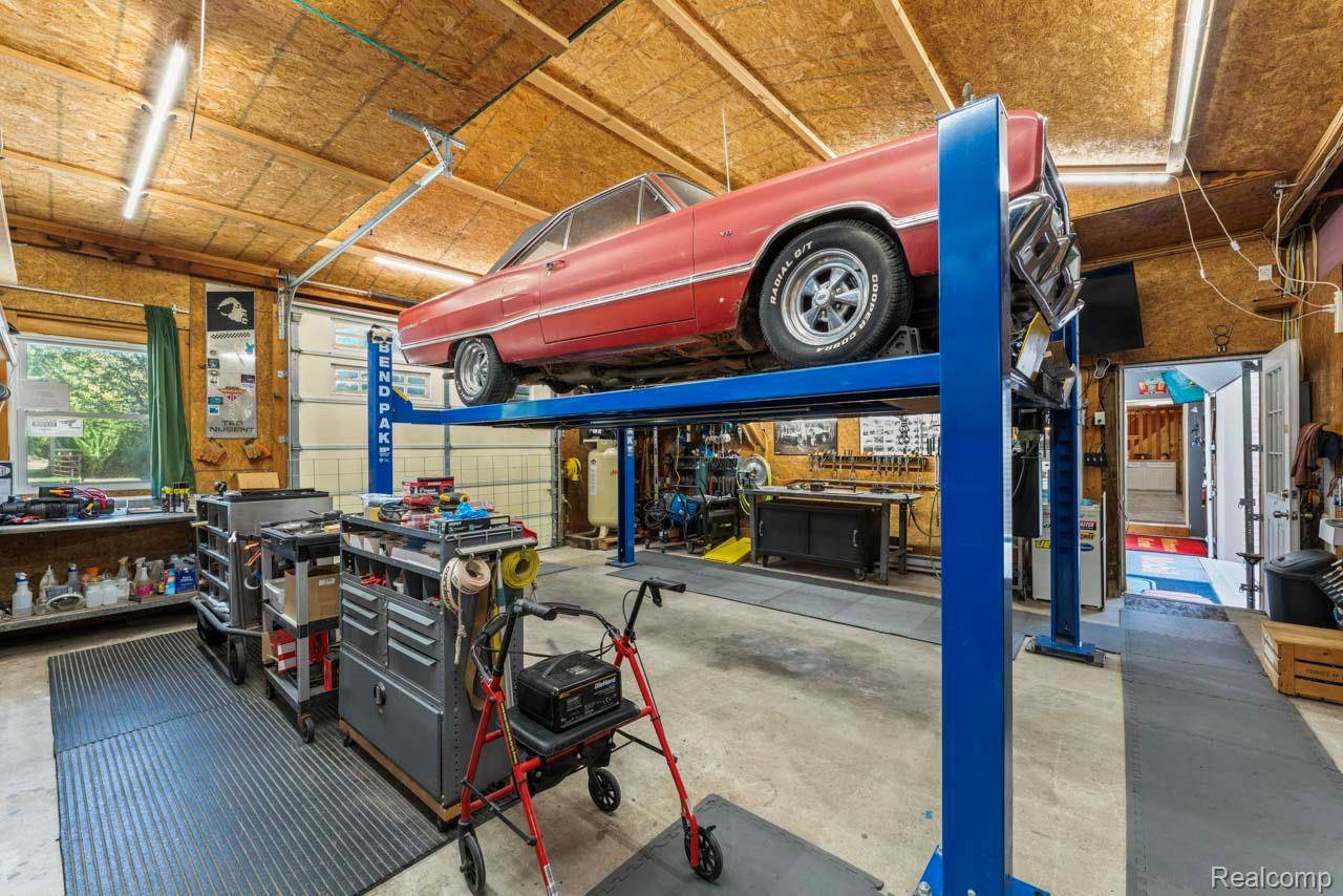 9631 Byron Road, CohoctahTownship_Livingston, MI 48855