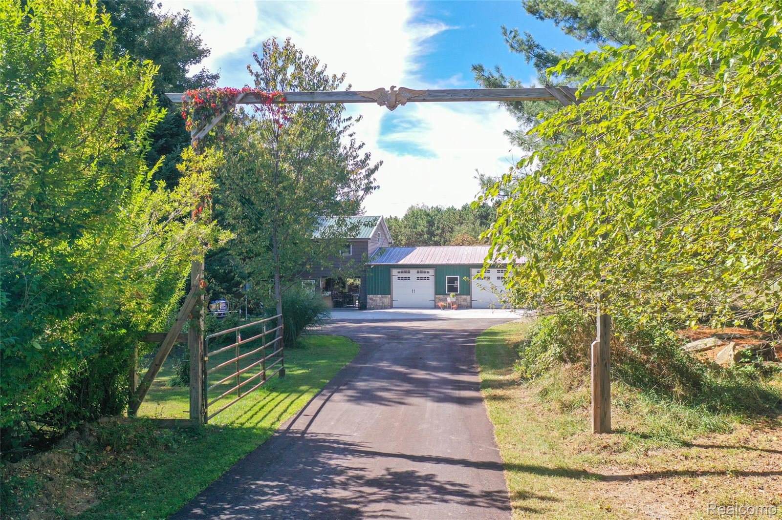 9631 Byron Road, CohoctahTownship_Livingston, MI 48855