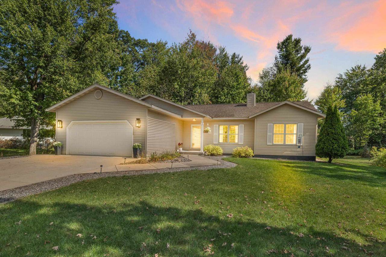 2201 W Breezewood Court, Plover, WI 54467