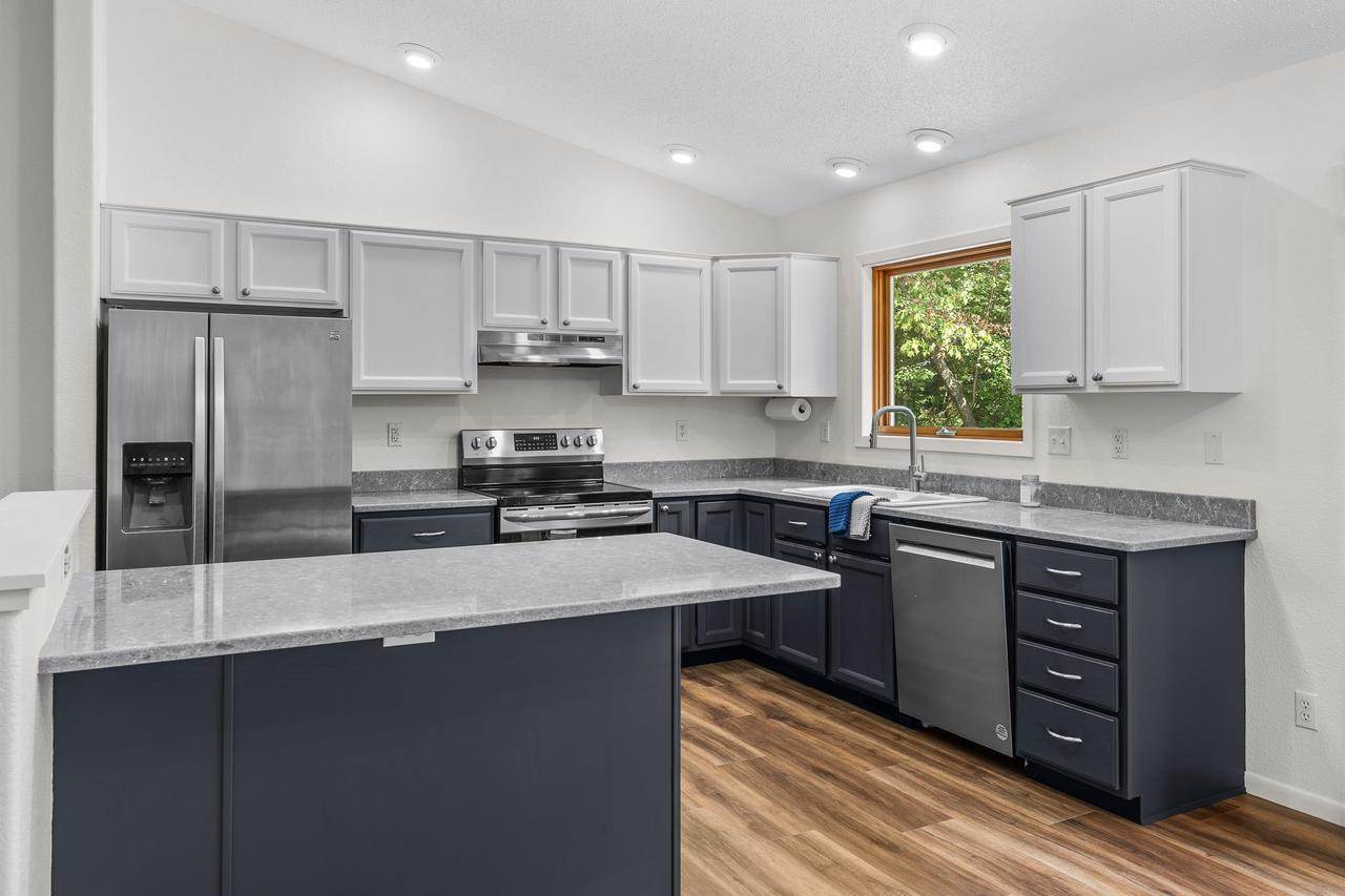 2201 W Breezewood Court, Plover, WI 54467