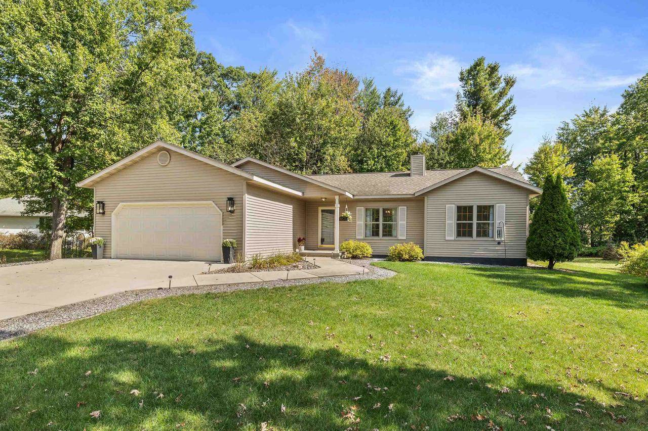 2201 W Breezewood Court, Plover, WI 54467