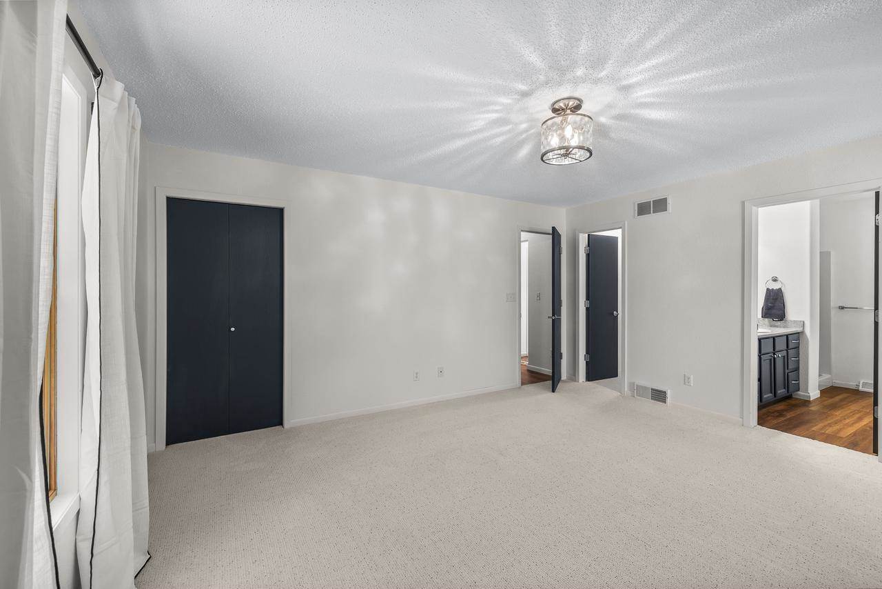 2201 W Breezewood Court, Plover, WI 54467