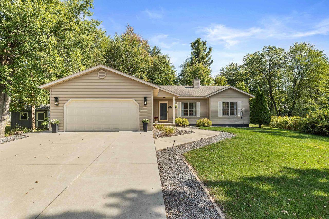 2201 W Breezewood Court, Plover, WI 54467