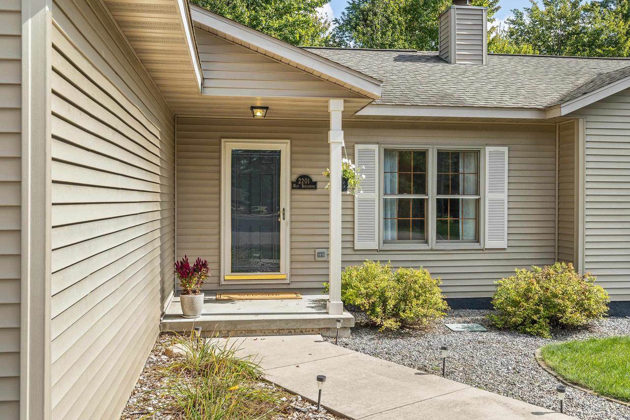 2201 W Breezewood Court, Plover, WI 54467