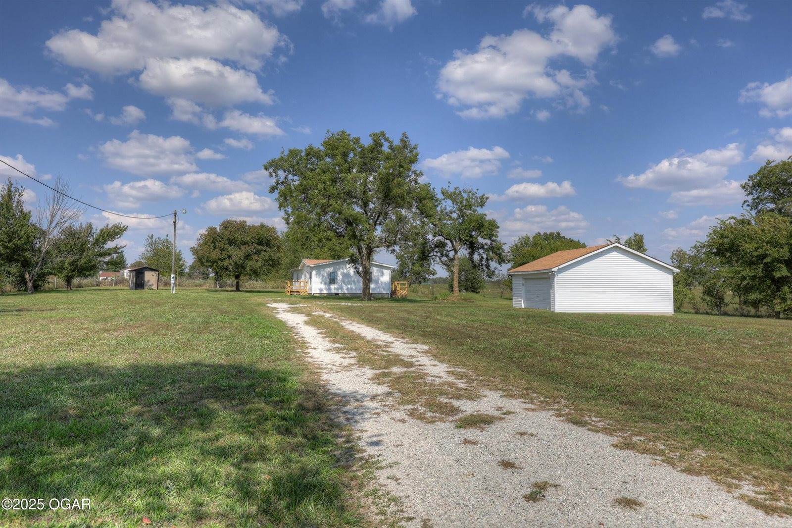 2036 Kentucky Road, Seneca, MO 64865