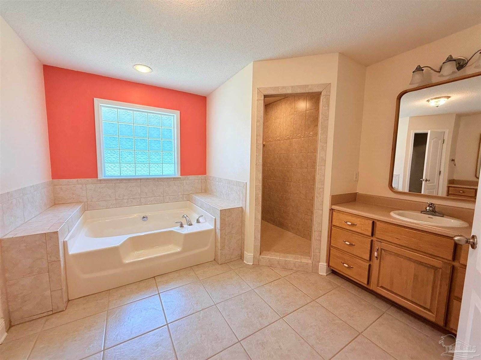 5819 Hermitage Cir, Milton, FL 32570