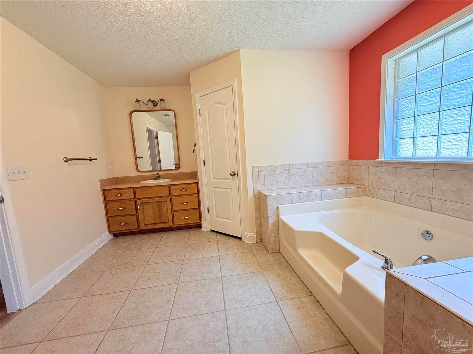 5819 Hermitage Cir, Milton, FL 32570