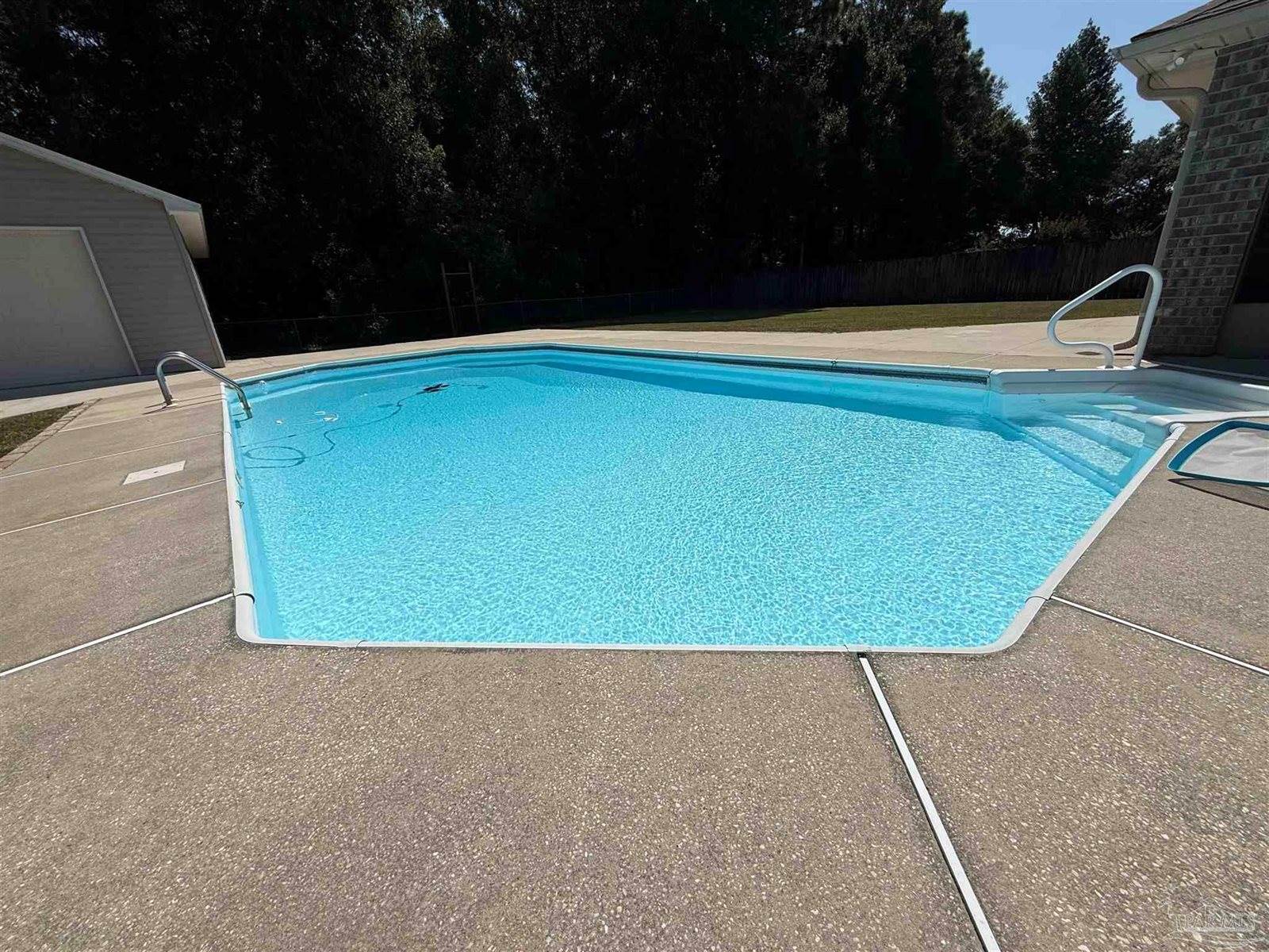 5819 Hermitage Cir, Milton, FL 32570