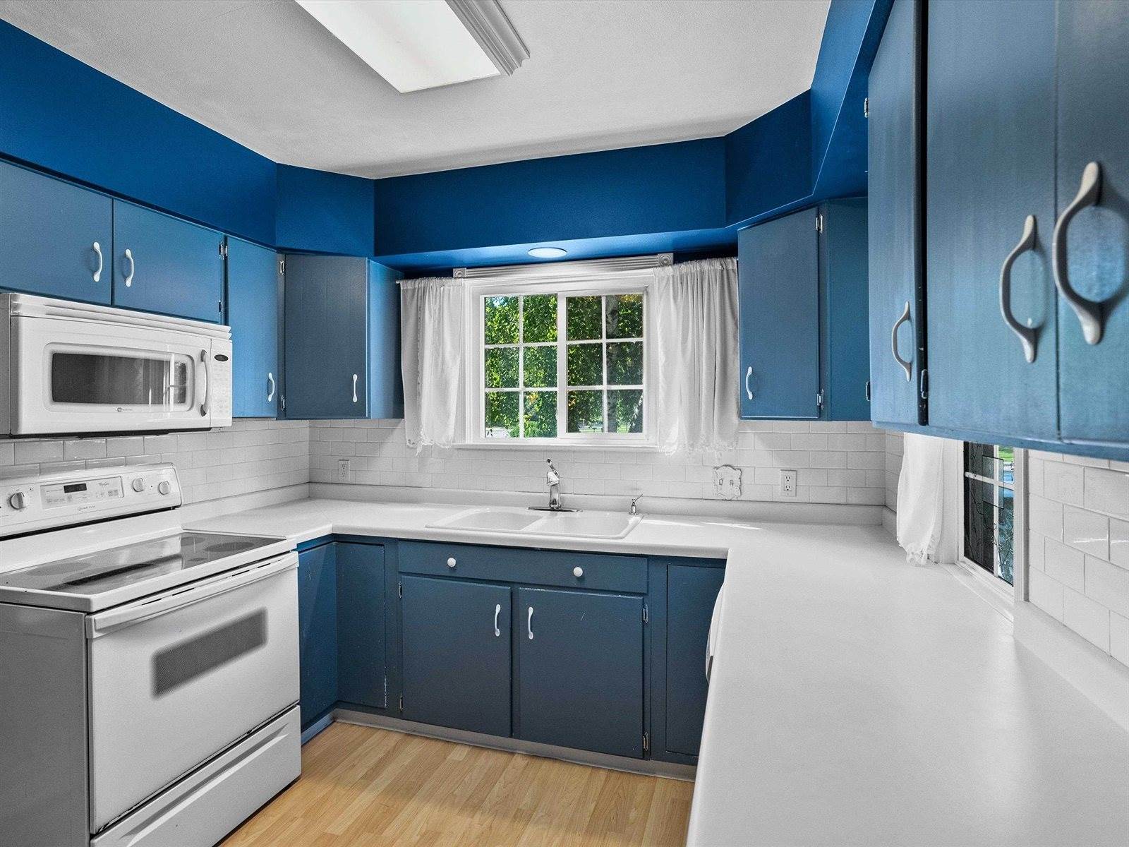 907 S Oak Avenue, Marshfield, WI 54449